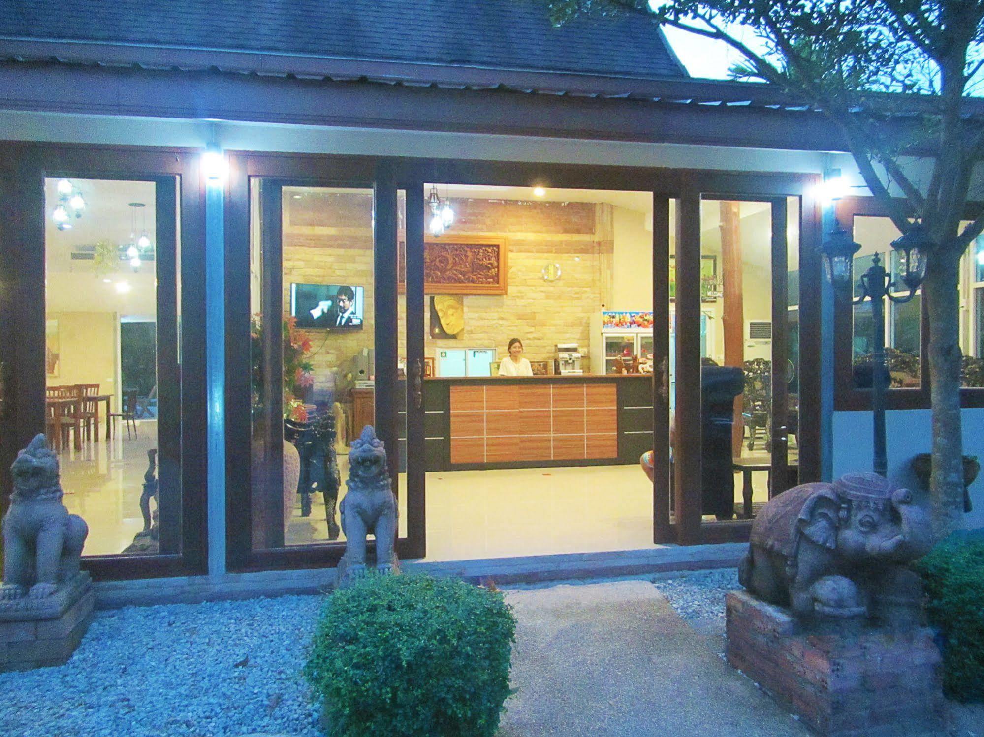 Yuwadee Resort Chalong Ngoại thất bức ảnh