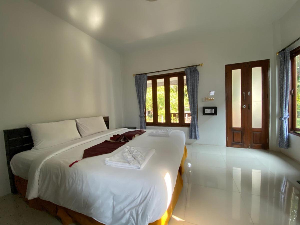 Yuwadee Resort Chalong Ngoại thất bức ảnh